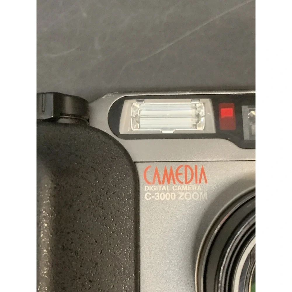 Olympus CAMEDIA C-3000 Zoom 3.3MP Digital Camera - Parts Only